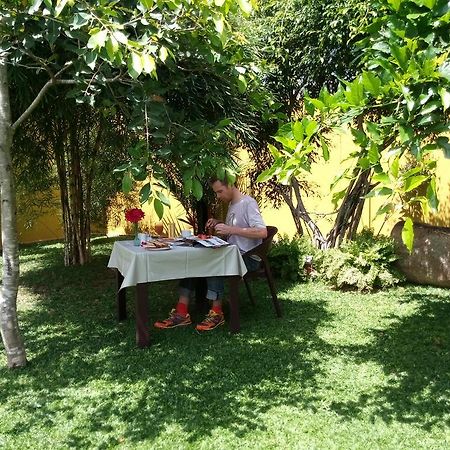Inlak Garden Hotel Negombo Esterno foto