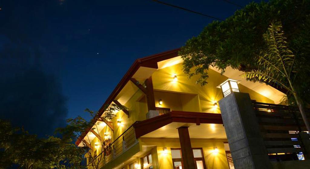 Inlak Garden Hotel Negombo Esterno foto