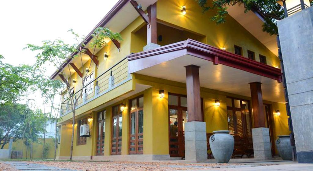 Inlak Garden Hotel Negombo Esterno foto