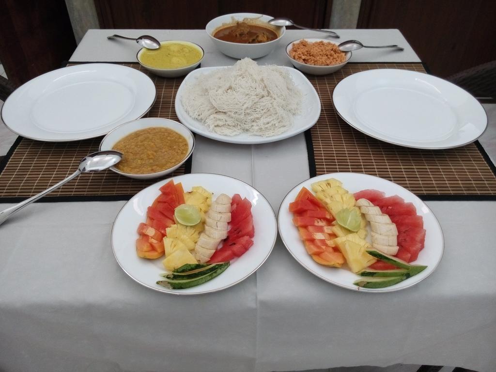 Inlak Garden Hotel Negombo Esterno foto
