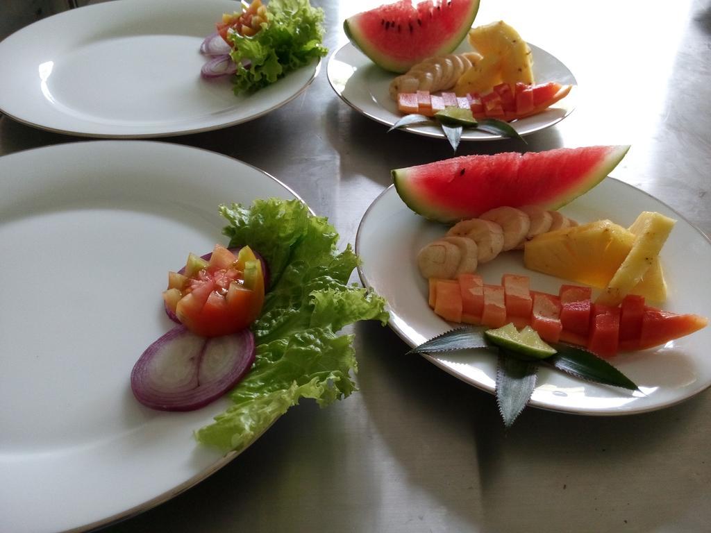 Inlak Garden Hotel Negombo Esterno foto