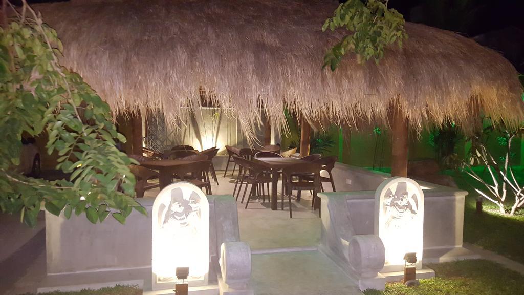 Inlak Garden Hotel Negombo Esterno foto