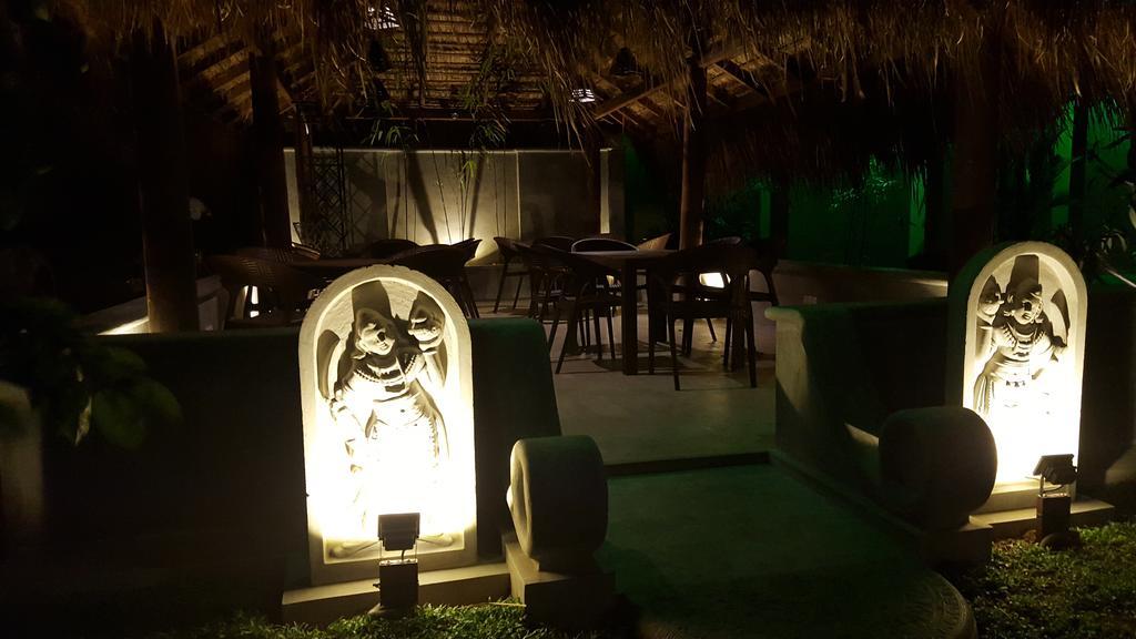Inlak Garden Hotel Negombo Esterno foto