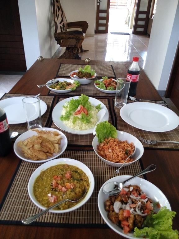 Inlak Garden Hotel Negombo Esterno foto