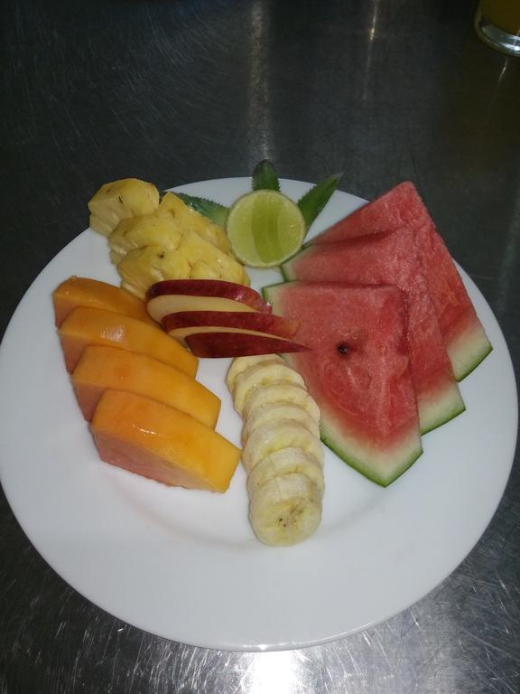 Inlak Garden Hotel Negombo Esterno foto
